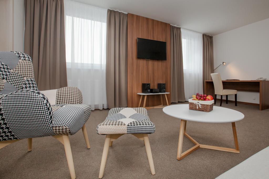 Hotel Metropol Spisska Nova Ves Exterior photo